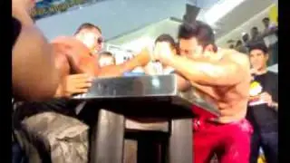 งัดข้อนานาชาติ 2009 แฮมเมอร์ VS วิทยา มีมุ้ย (Bigmuscle Go Away)