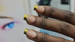 TEACHING HOW TO DO CHROME NAILS IN MOMBASA