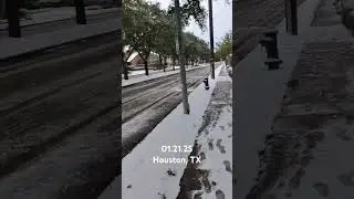 Jan 21st 2025, there are snow in Houston TX. #snowfall #snowinhouston #fypシ #vencenevlogs