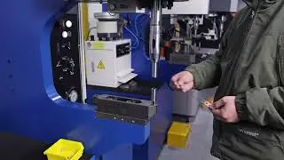 6E18 fastener insertion machine