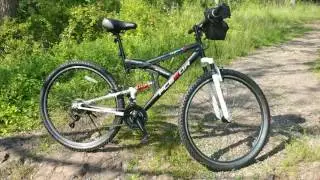 MY KENT 29''' FLEXOR MOUNTAIN BIKE FOR OFF ROADING LOOKS SO COOL ON TOP OF WASHINGTON's ROCK
