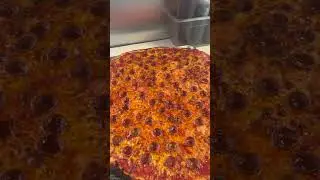 Extra large crispy pepperoni pizza FTW 😍