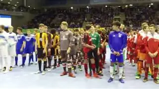 Auflaufen der Teams zum Pape Cup 2018