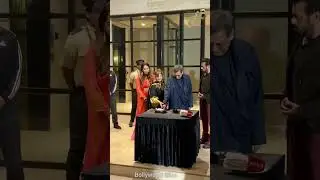 Director Subhash Ghai cuts birthday cake in the presence of Salman Khan and his beloved family 🎊🎂🔥