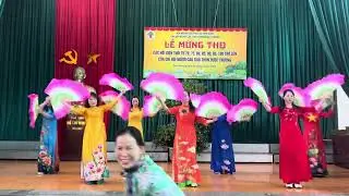 Múa quạt: Mùa Xuân Ơi - CLB Dân Vũ xóm 3 thôn Dược Thượng tại “Lễ Mừng Thọ”