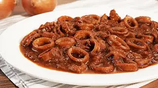 Calamares encebollados al vino. Receta de @annarecetasfaciles