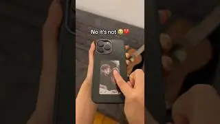 E-ink phone case with display