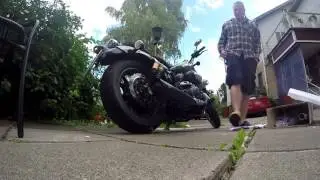YAMAHA BOLT XV950 stock exhaust vs. Akrapovic