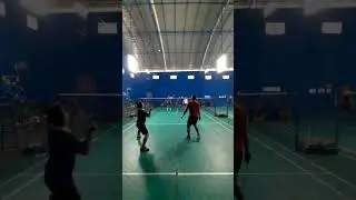 Smash Melesat Ke PERUT #badminton #badmintonlovers #shorts #reels #viral #viralvideo #bwf #fyp