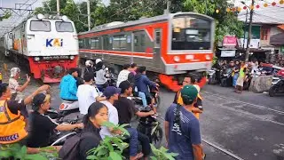 🔴Unik dan mustahil kalo gak ada yang trobos, perlintasan gang sentiong kereta api jalur sibuk
