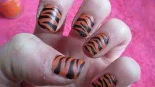 Tiger stripes nail art HD :)