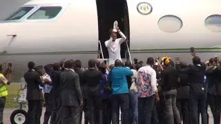 Aubameyang c&eacute;l&eacute;bre son ballon d'or africain au Gabon