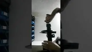 Amortecedor de performance com regulagem de press&atilde;o hidr&aacute;ulica
