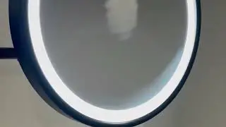 Illusion Magnifying Mirror