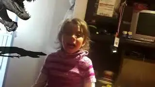Indominus comiendose a renata