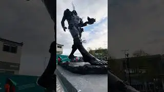 Damian Hirst 18 meter bronze demonic statue &lsquo;demon with bowl&rsquo; in London