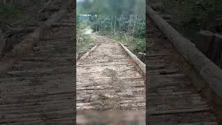 pembuatan jalan menggunakan kayu dan tanah timbun