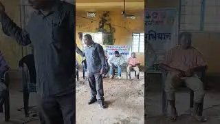 JLKM प्रखंड अध्यक्ष सुरेश टोपनो जी कूड़ापूर्ति के ग्रामीणों को समझाते हुए 
