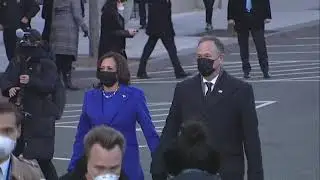Vice President Harris walks to the White House