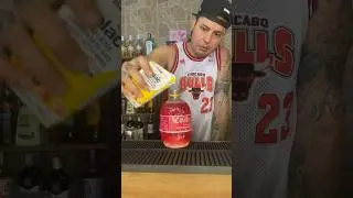 Corote de tutti frutti #receitas #drinks #cocktail #cocktailbartender #cocktaildrinks #corote #gin