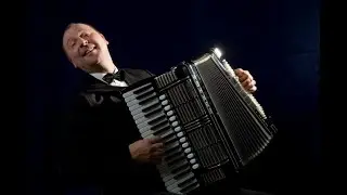 Oleg Lips. Accordeon - Mann. MultimediaShow.