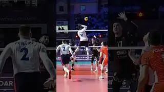 Earvin Ngapeth leaves the middle blocker out of work😁 #epicvolleyball #volleyballworld #volleyball