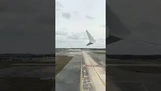 American Airlines 737 MAX 8 Landing at Orlando International Airport (MCO) #aviation #boeing #737