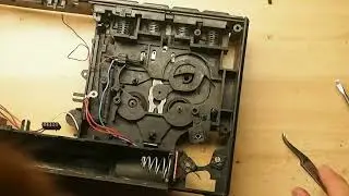 Radiomagnetofon ze śmieci - RM-407 