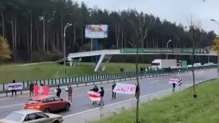 Белорусы дали отпор протестующим на дороге