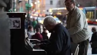 Уличный концерт в Праге