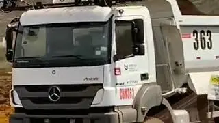caminh&atilde;o aut&ocirc;nomo axor 4144 da Barbosa Mello
