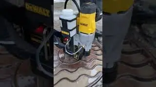 Drilling machine with magnetic sole DeWALT DWE 1622 K \ Станок сверлильный на магнитной подошве