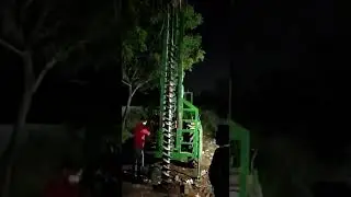 VERTICAL PILLING DIGGER