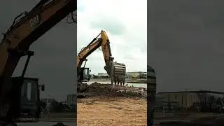 #excavator #construction #cat #digger #caterpillar #heavyequipment