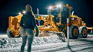 TOP INSANE TRACTORS CLEANING AND WORKING IN THE SNOW ❄️🚜💥