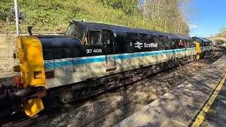 The x2 Class 37 LSL Nos.37401+37409 with 