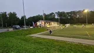 Nordre Sande IL - Skoger 0-2 spillerne kommer ut p&aring; Nordre Sande Stadion i 6. div 08.09.2023