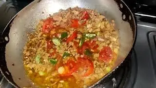 Kmray ki deep cleaning ki , kpray dhoye , qeema bnaya 