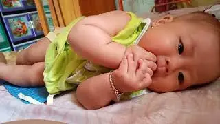 Riril kecil lagi berkicau😁😁