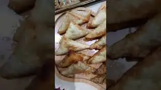 preparing food 4 ramadan #sambosa #samosa #dates #mamool #cake #ramadan #food #shorts #beta #jeddah