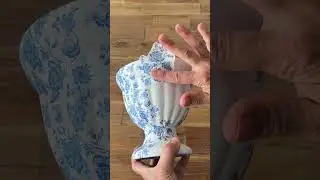 Vaso azul e branco com guardanapo de papel- DIY decoupage #homedecor #diyproject
