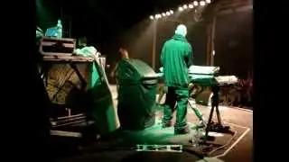 SHISHA, MWENDY ET AAXXIA AU CONCERT DES NEGS MARRONS 2010 A L'ELYSEE MONTMARTRE PART.1