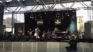 Les noies d'Olot. Roba Estesa. Festival Acústica de Figueres. Semifinal del Sona9.