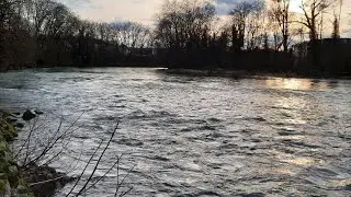 Beruhigend - Fliessendes Wasser (sch&ouml;nes Wasserger&auml;usch) Reuss