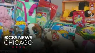 Join the CBS News Chicago holiday toy drive trolley