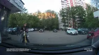 Самокатчики... двойные... дети.