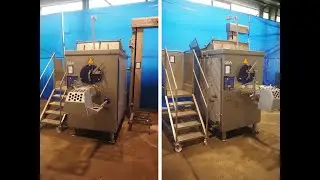 1939-267: GEA grinder with lifter, platform and meat bin