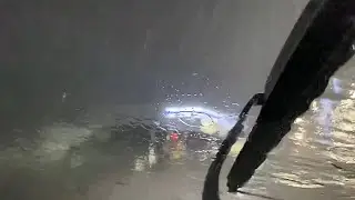 【大雨洪水警報発令】市全域に大雨洪水警報発令、急な雷雨で仕方なく車を停めた！！今年の夏のことでした！！