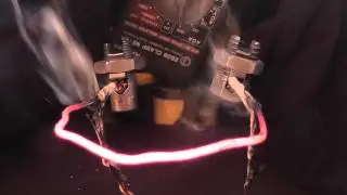 2.5 mil&sup2; copper wire glows red hot and melts open circuit