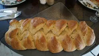 French Braided Garlic Bread
